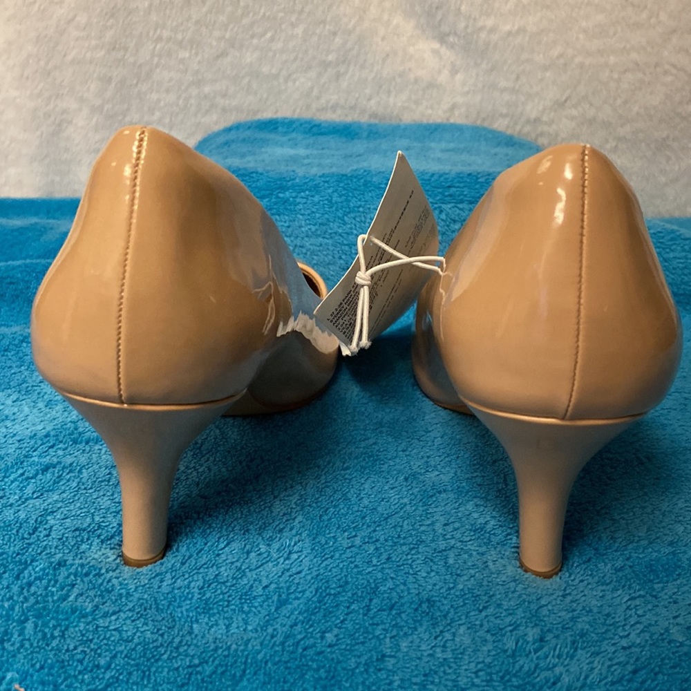 Amazon Essentials Pointed Toe Heels - Picture 4 of 5